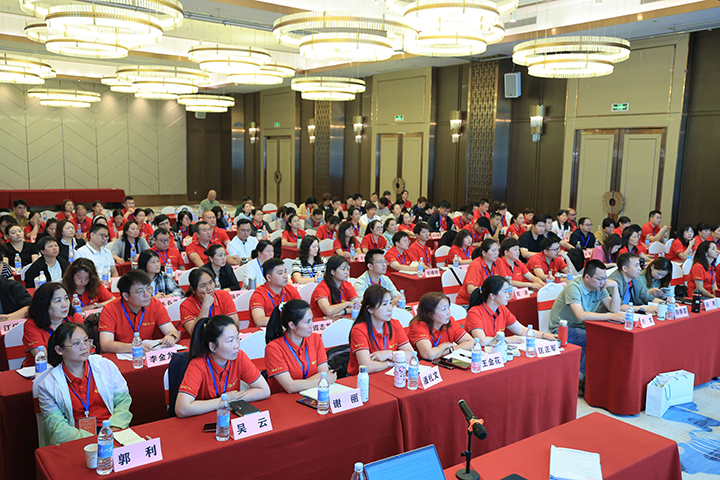 厚积薄发,锐意进取——齐云山2025第一季度营销会议�?024年度表彰大会圆满举行-05.jpg 厚积薄发,锐意进取——齐云山2025第一季度营销会议�?024年度表彰大会圆满举行-05.jpg